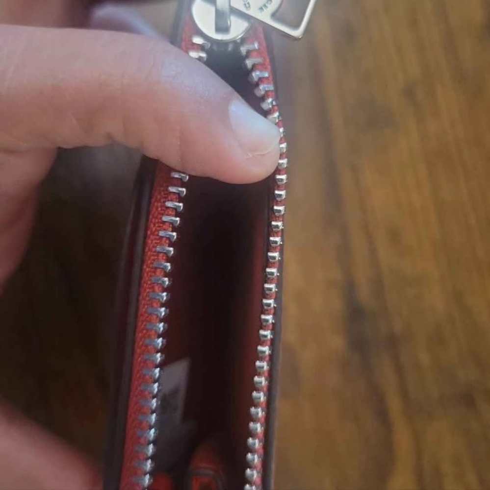 Red Card Holder Wallet - Picture 2 of 4